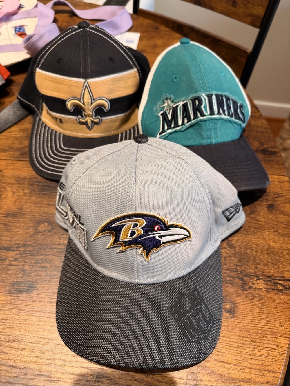 Bundle of Men’s new era S/M baseball hats